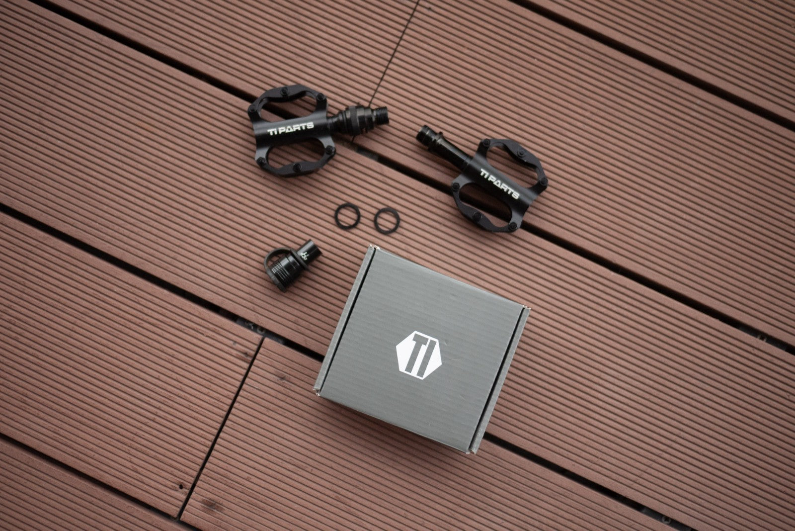 Brompton Ti Parts Workshop Titanium Axle Mini Pedals Black Single QR H&H Holder