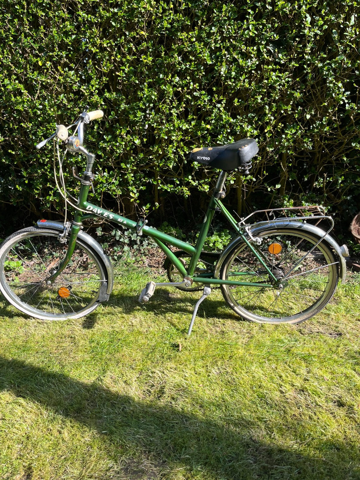 Dawes Kingpin Vintage Folding Bicycle in need of TLC.