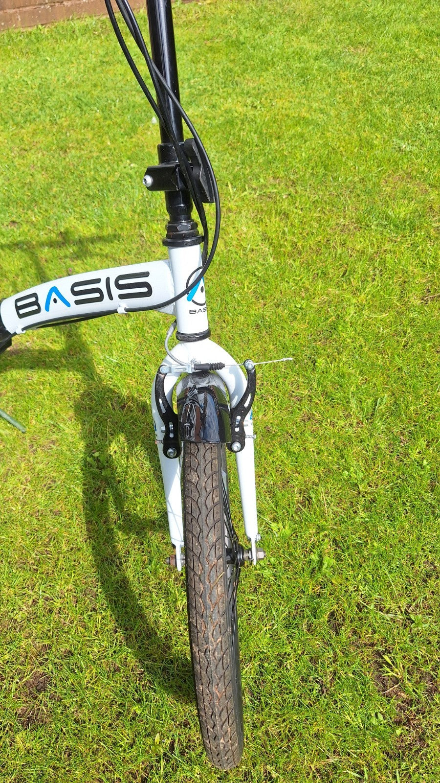 Basis Compact Folding Commuter Bicycle 20" Wheel 6 Speed.