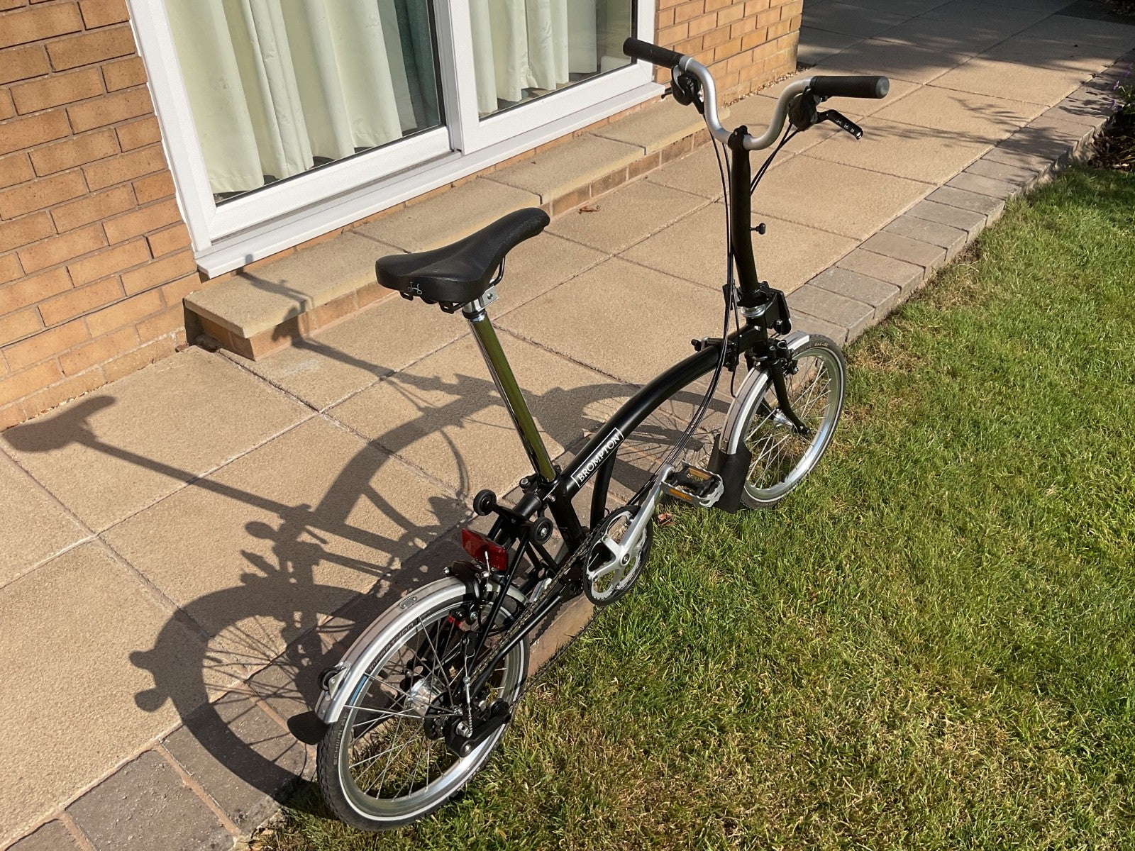 2021 Brompton M6L (C Line) Immaculate Condition. 6 Speed. Front carrier Bag