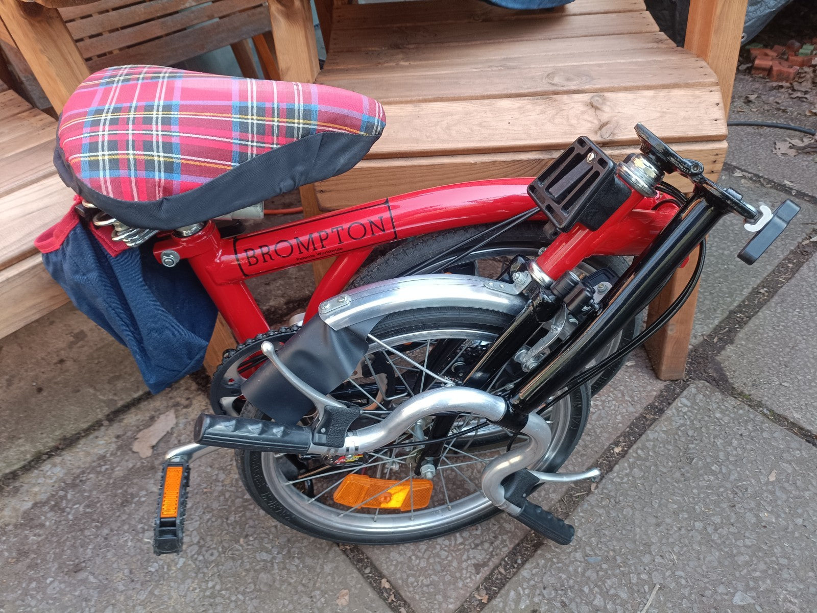 Brompton Folding Bike 3-Speed Black/Red