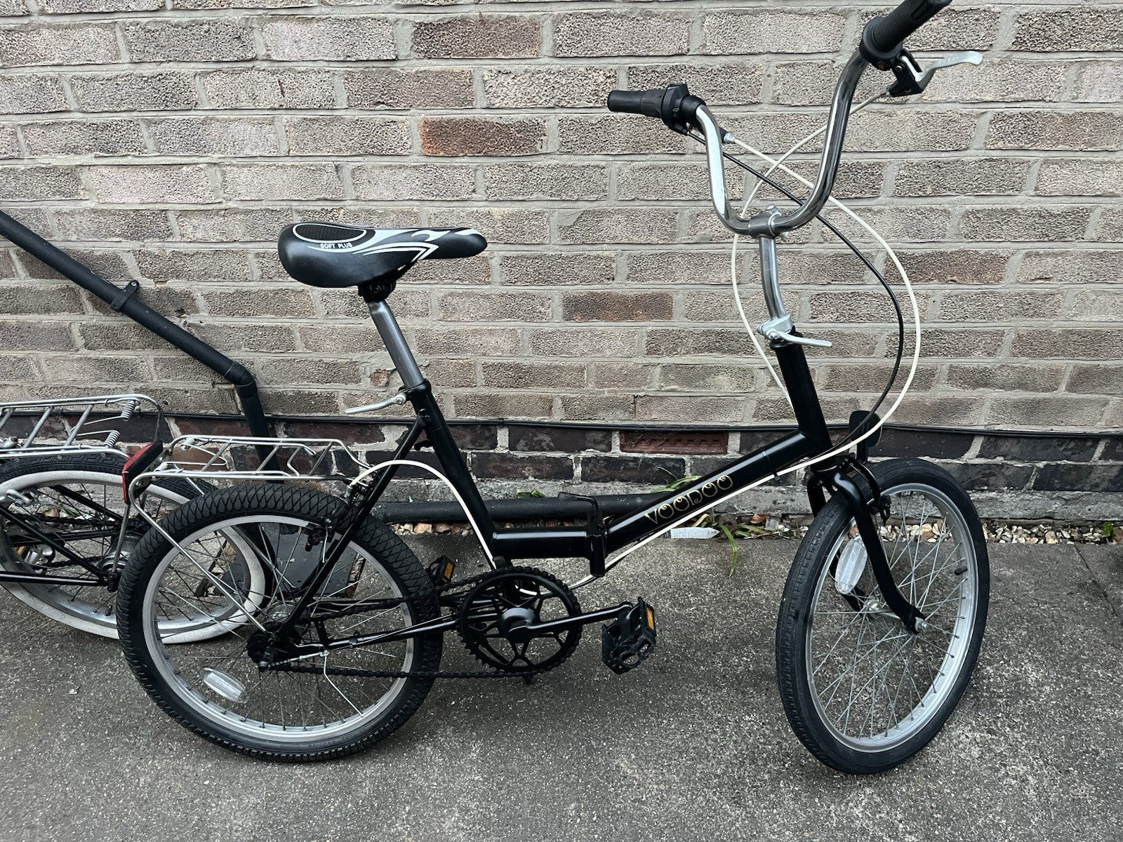 Folding bikes -3 speed- easy folding step over-20 inches- Pristine condition