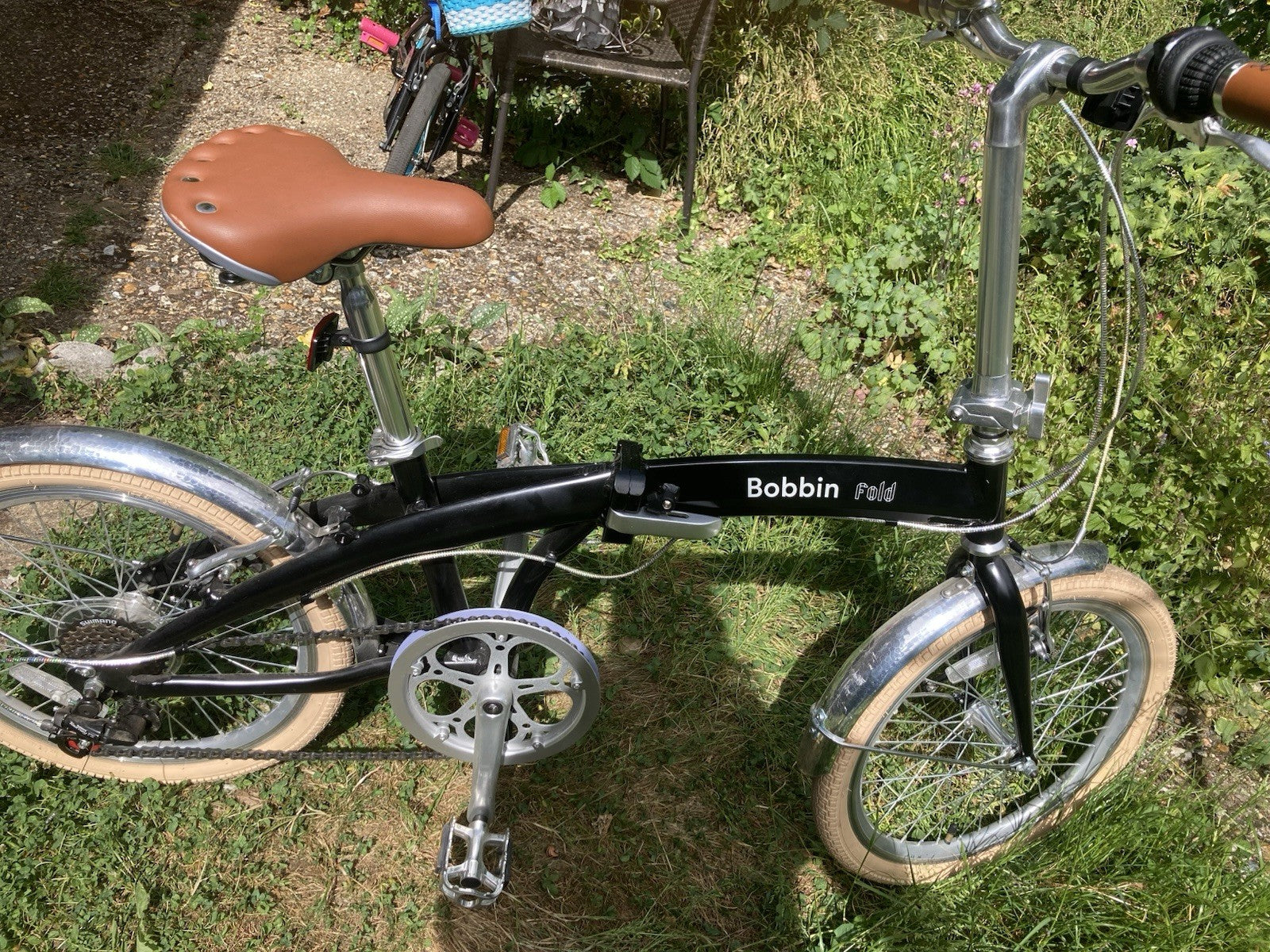 Bobbin Fold 20in Folding Bike Black/Brown/Silver, Mudguards, Kickstand, 6 Speed