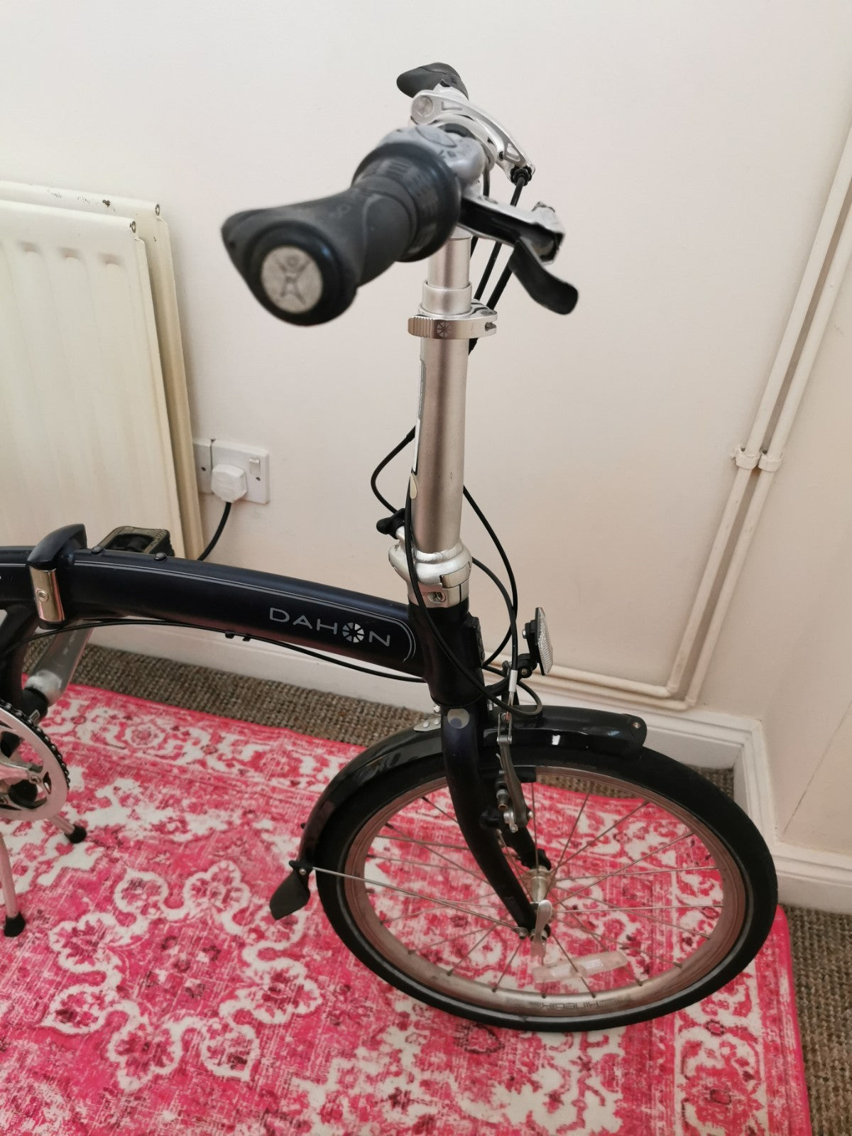 Dahon MU P7 Folding Bike 20' Wheels Perfect For Commuting With Bungee Cord