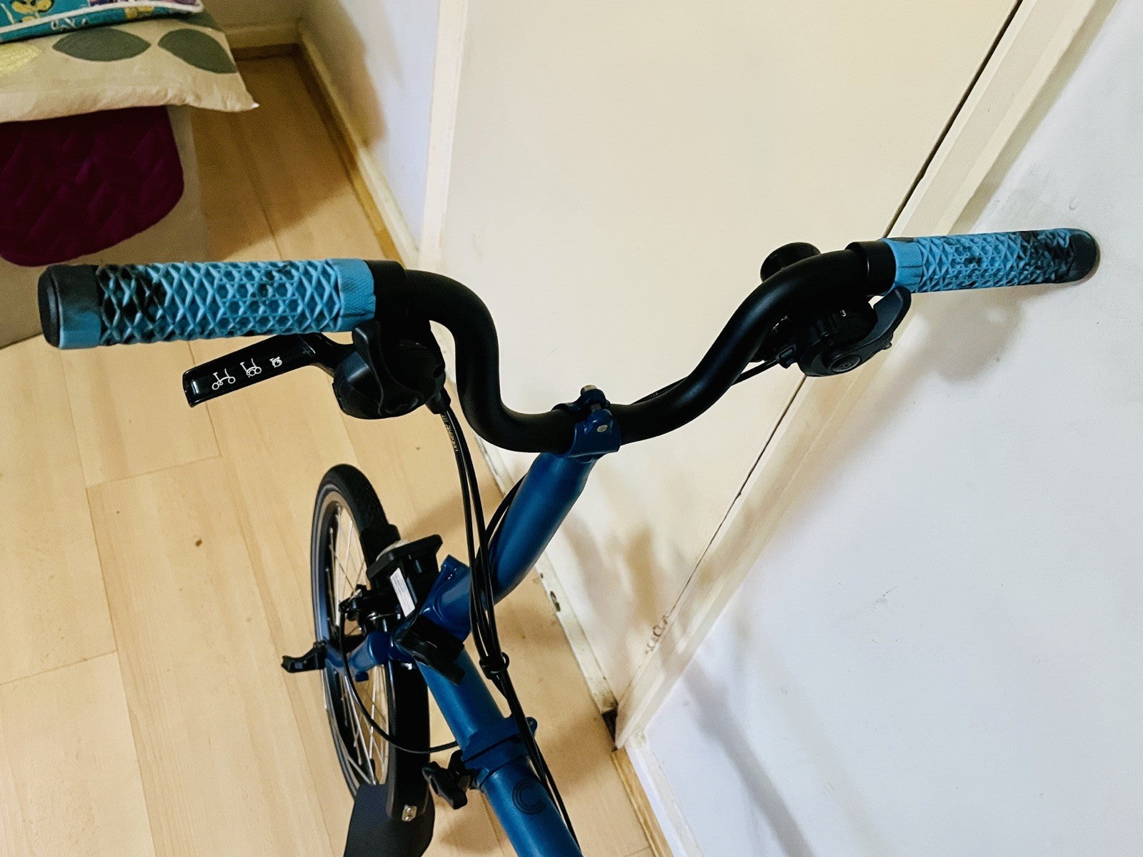 Brompton C Line Explore, 6  Speed, Ocean Blue, Black Ed, Mid Handlebar 2025