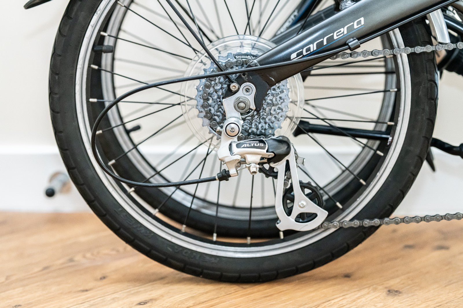 Carrera Intercity Folding Bike 20”wheels 8 Speed Shimano