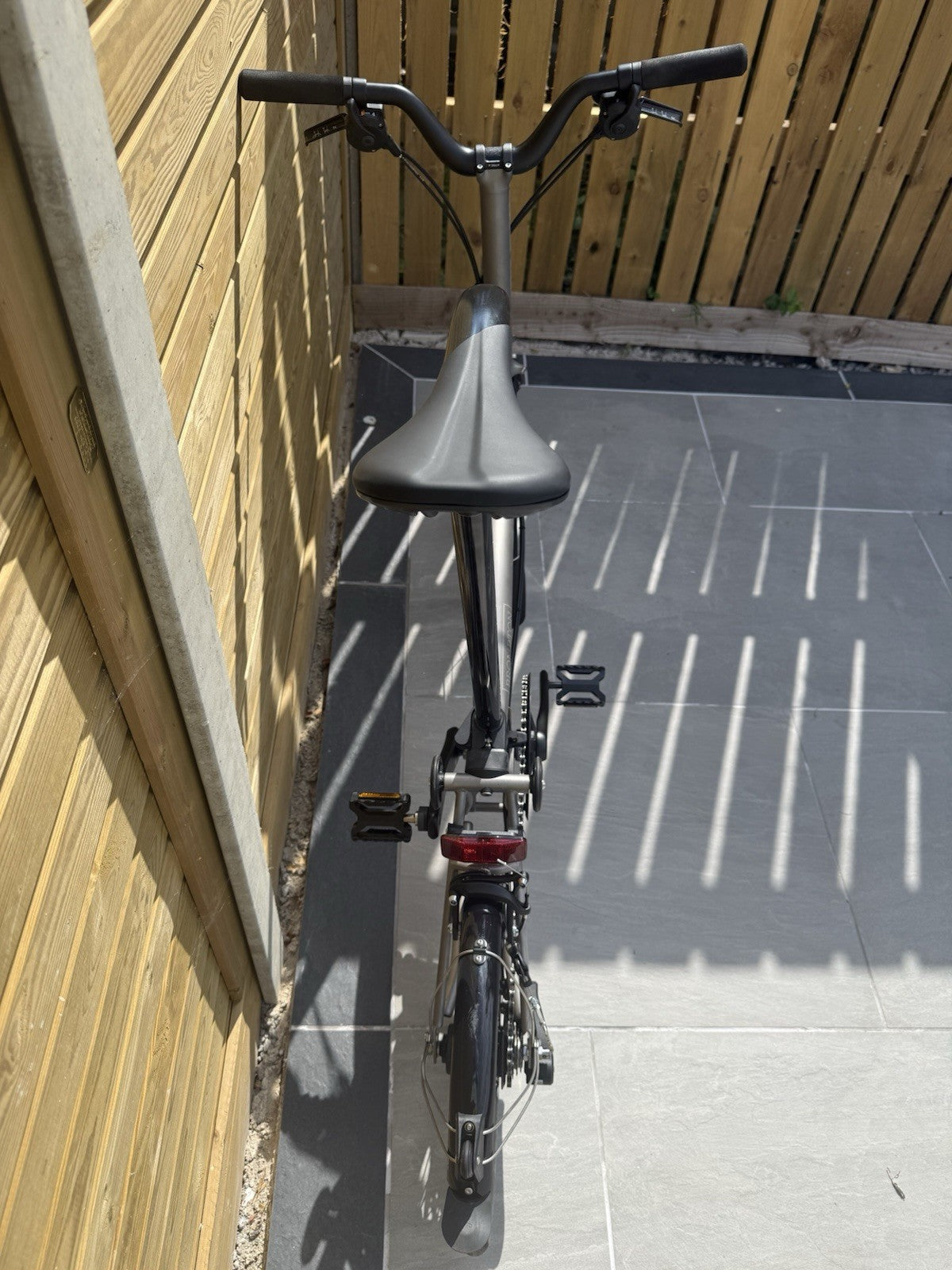 Bromton T LINE 12 SPEED MY24/MID, used 20-30 times, light scratch on mudguard.