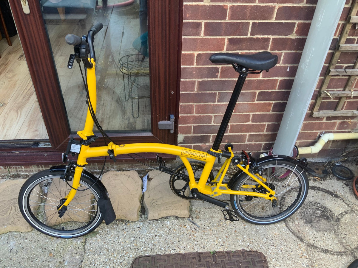Brompton C Line 2 Speed 2023 Mid Handlebar - Yellow - Excellent Condition