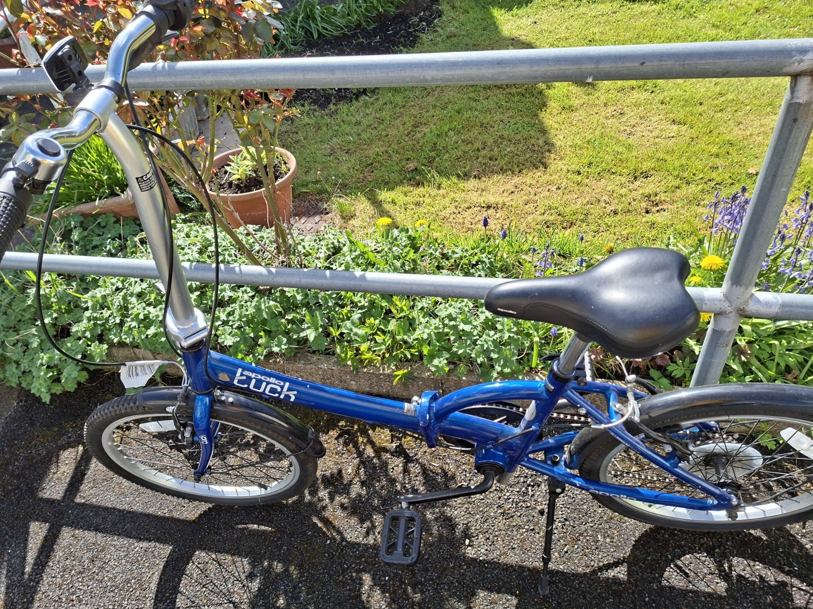Apollo Tuck Folding Bike 20 6-Speed, Excellent Collection Only From LS21 3JA