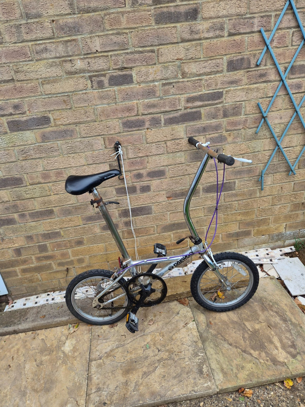 Daewoo shuttle folding bike