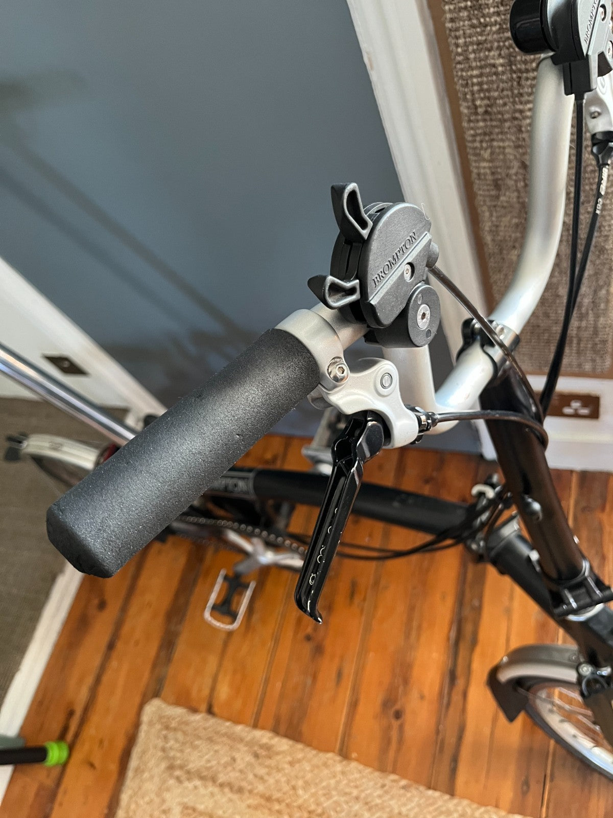 Brompton M6L Folding Bike 2014 – Excellent – Bags & Receipt