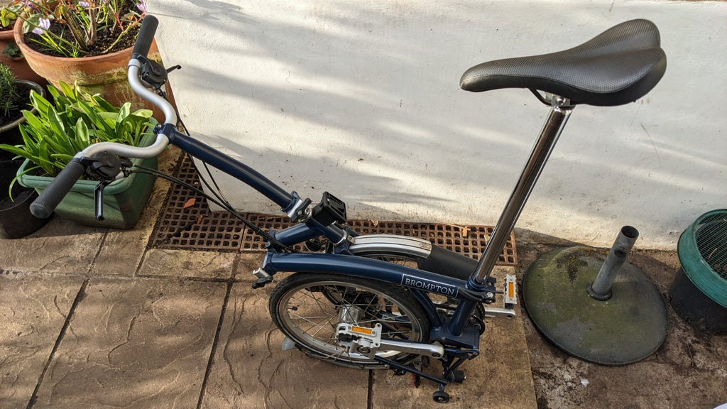 Brompton M6L, C-line, Folding 6 Speed, Bike Dark Blue (less than 100 miles)