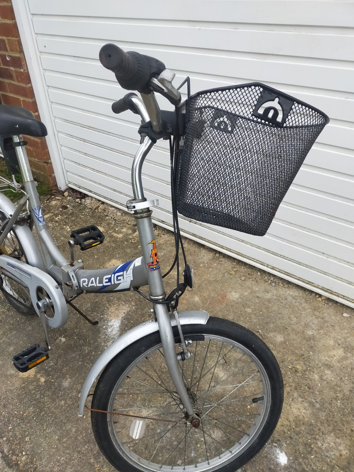 Fold Up Bicycle Ladies Raleigh Foldaway Bike. Recycling project, needs service