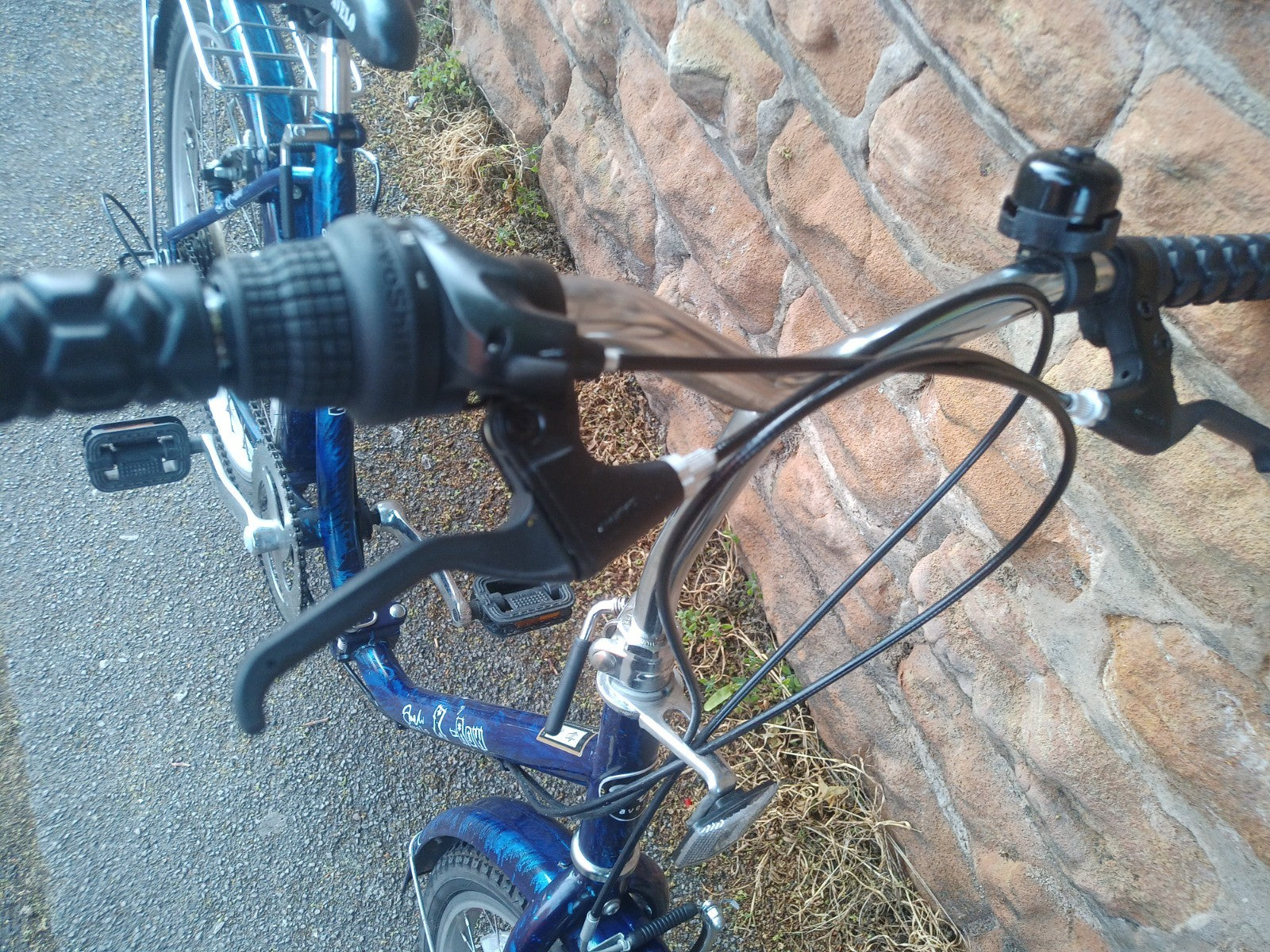 avelo x row folding bike 24-inch wheels