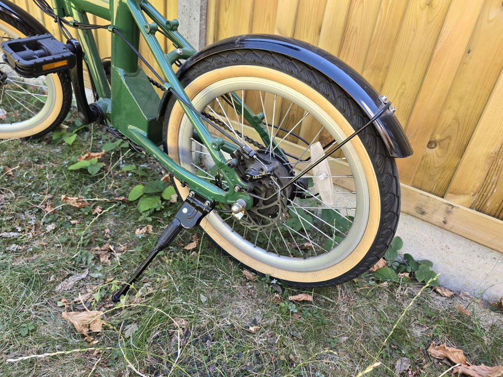 Mycle Compact Folding Bike - Green - 20" Wheels.