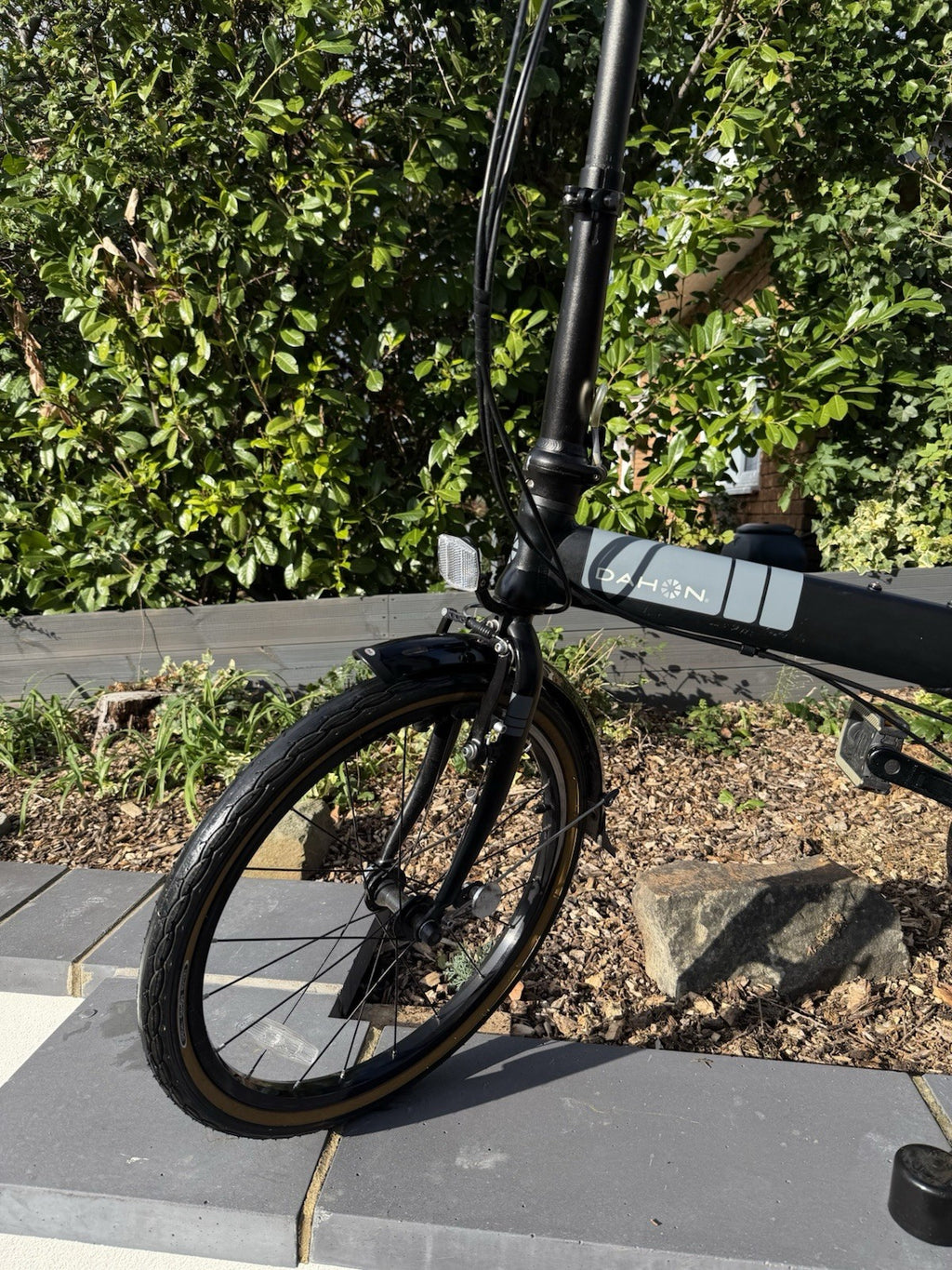 DAHON Vitesse 20in Folding Bike Black/Grey 7-Speed Aluminium V-Brake Mudguards