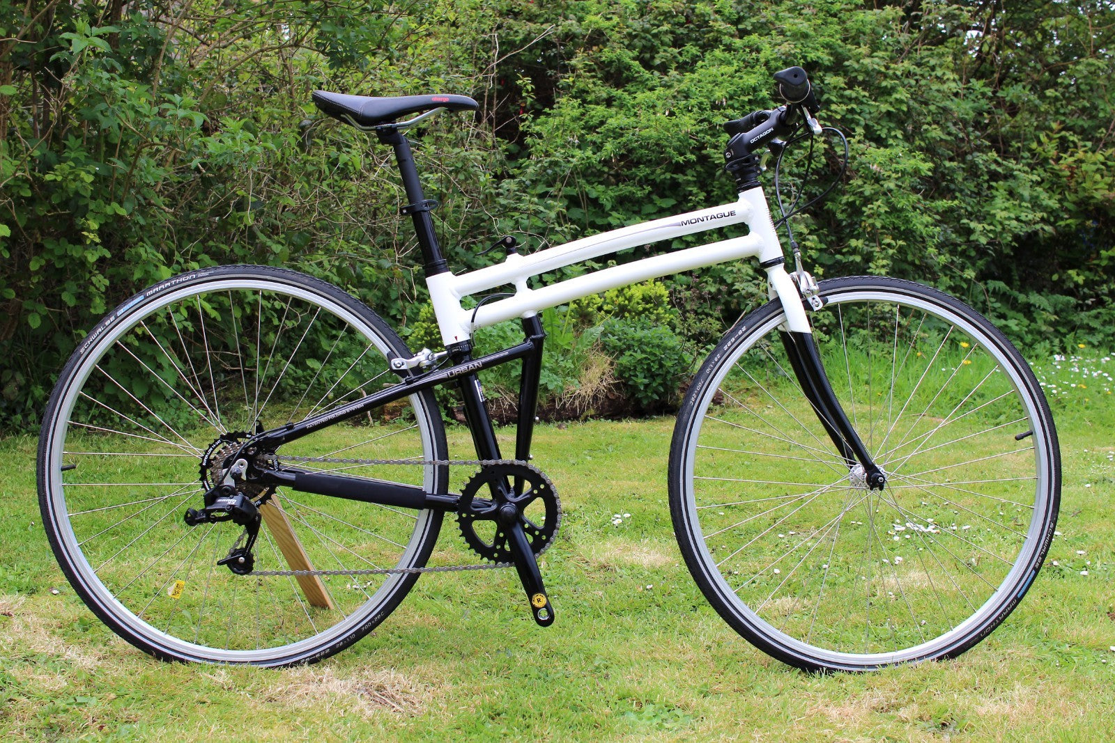 Montague Folding Bike – Urban Model – Large Frame – Excellent Condition!