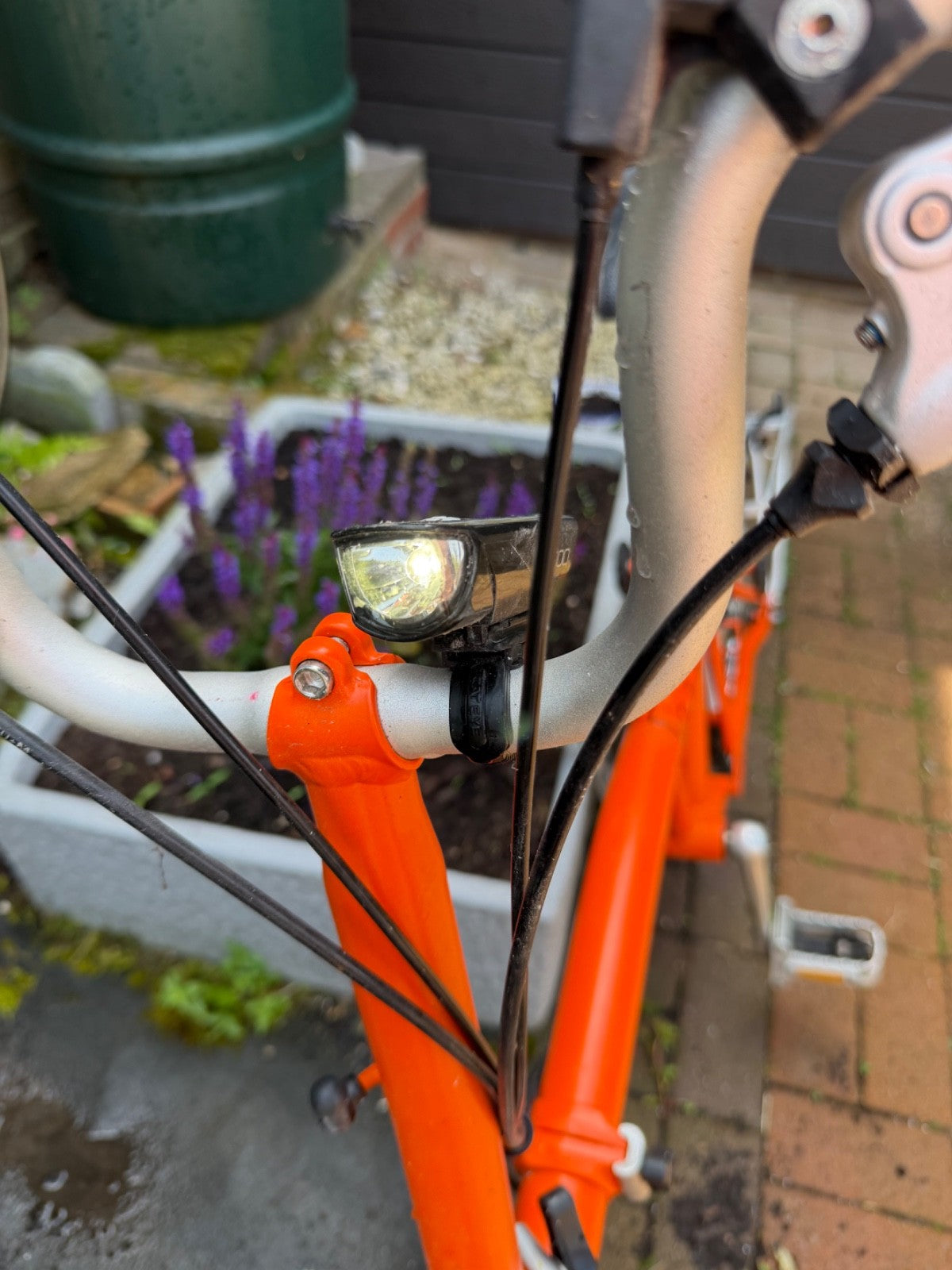 brompton folding bike 6 speed Orange .Item in good working order.