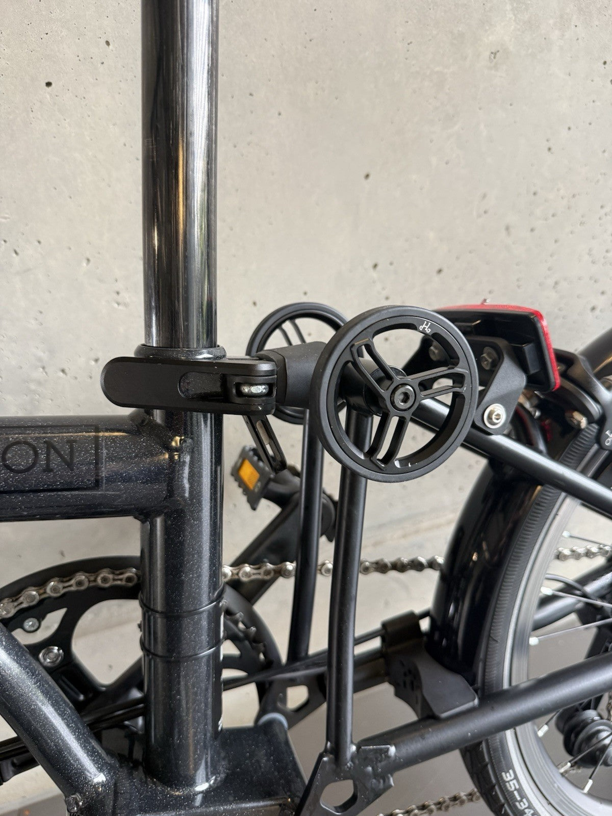 Brompton P Line 4-Speed Folding Bike Midnight Black, Lightweight