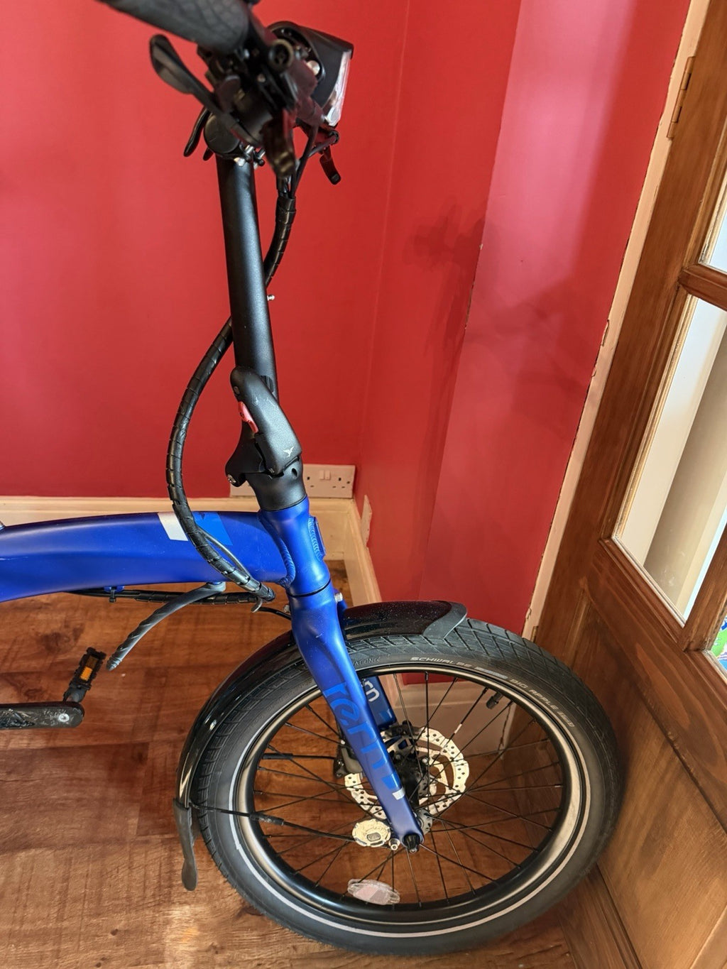 Tern Vektron Q9 Folding Bike (2022) – Bosch Motor – Excellent Condition