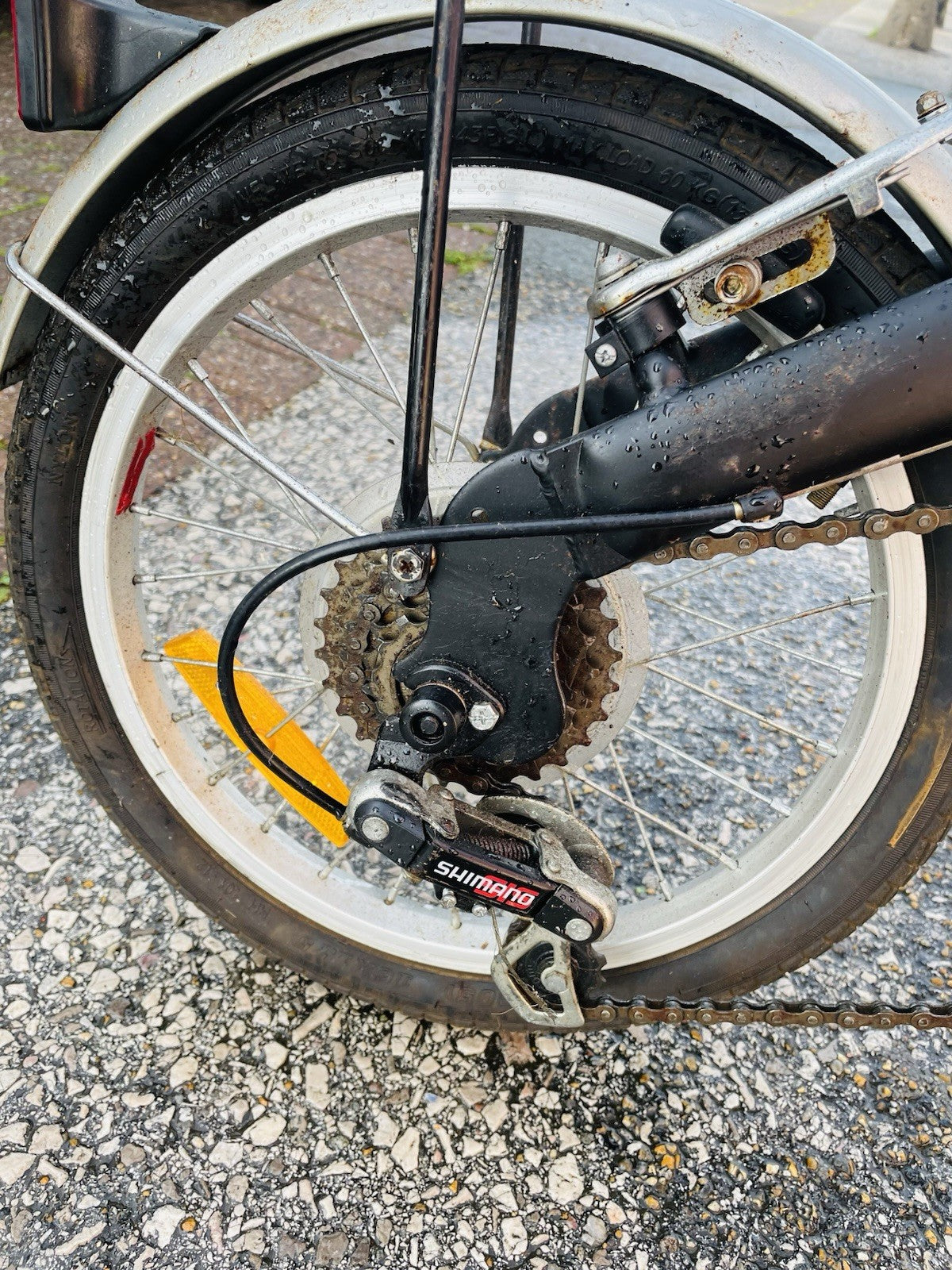 Fold-Up Unisex Bike/Bicycle In Black With Gears