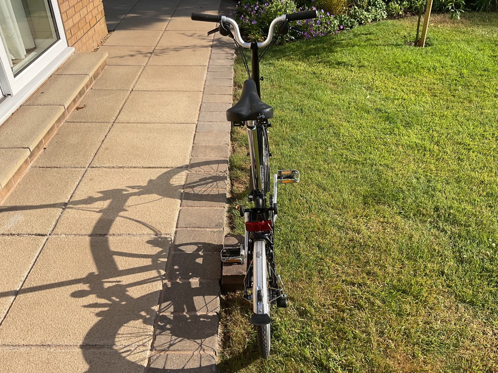 2021 Brompton M6L (C Line) Immaculate Condition. 6 Speed. Front carrier Bag