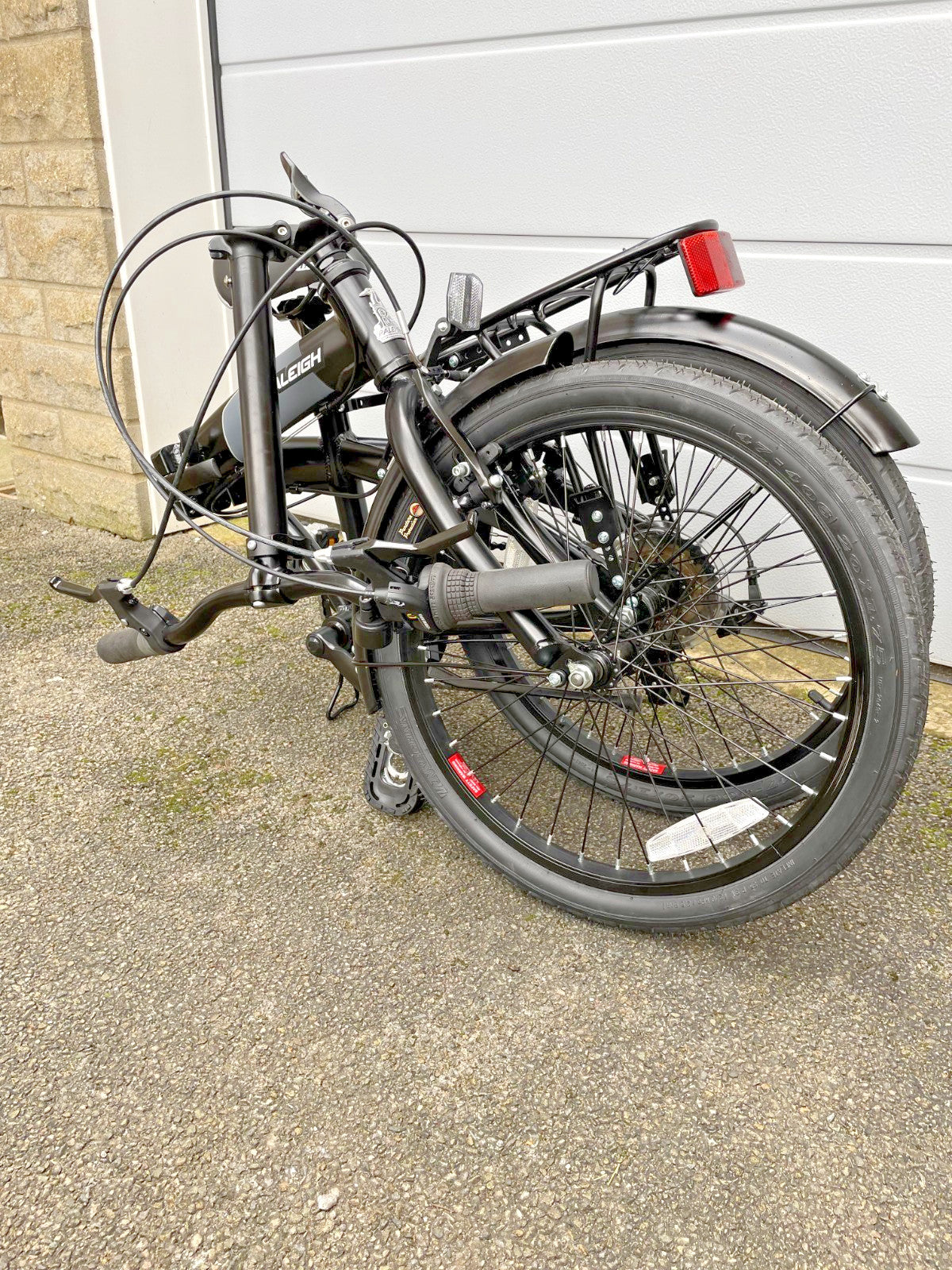 Raleigh  foldaway 7 Folding Bike,  20" Wheels, 7 Speed with Revo Grip