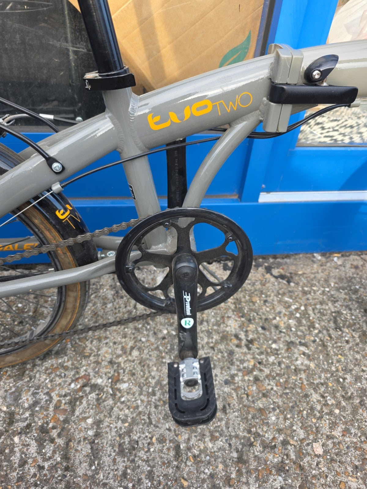 Raleigh Evo 20in Folding Bike Grey/Black, 7 Gear Speed, Rear Rack, V-Brakes.