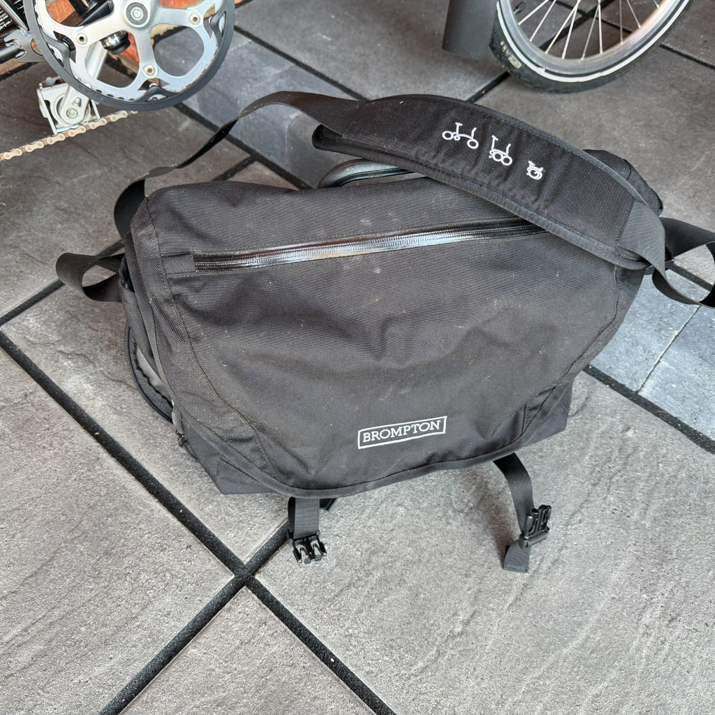Brompton M6L Classic 6 speed in very good condition including front bag