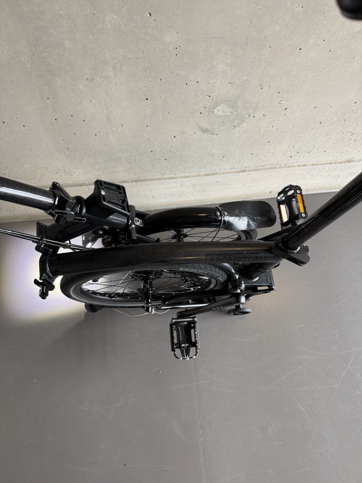 Brompton P Line 4-Speed Folding Bike Midnight Black, Lightweight
