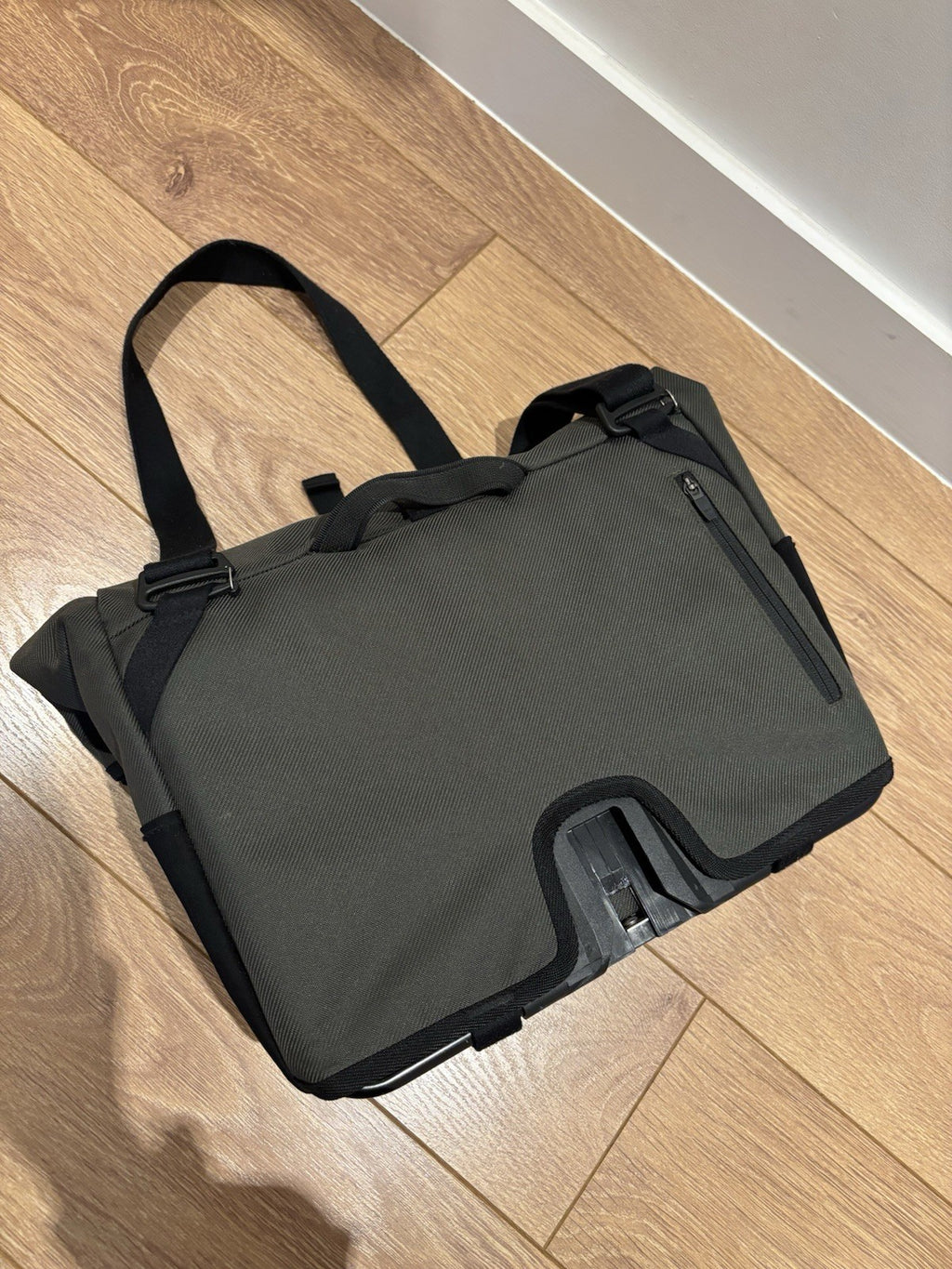 Brompton Borough Roll Top Bag Medium, Olive Green