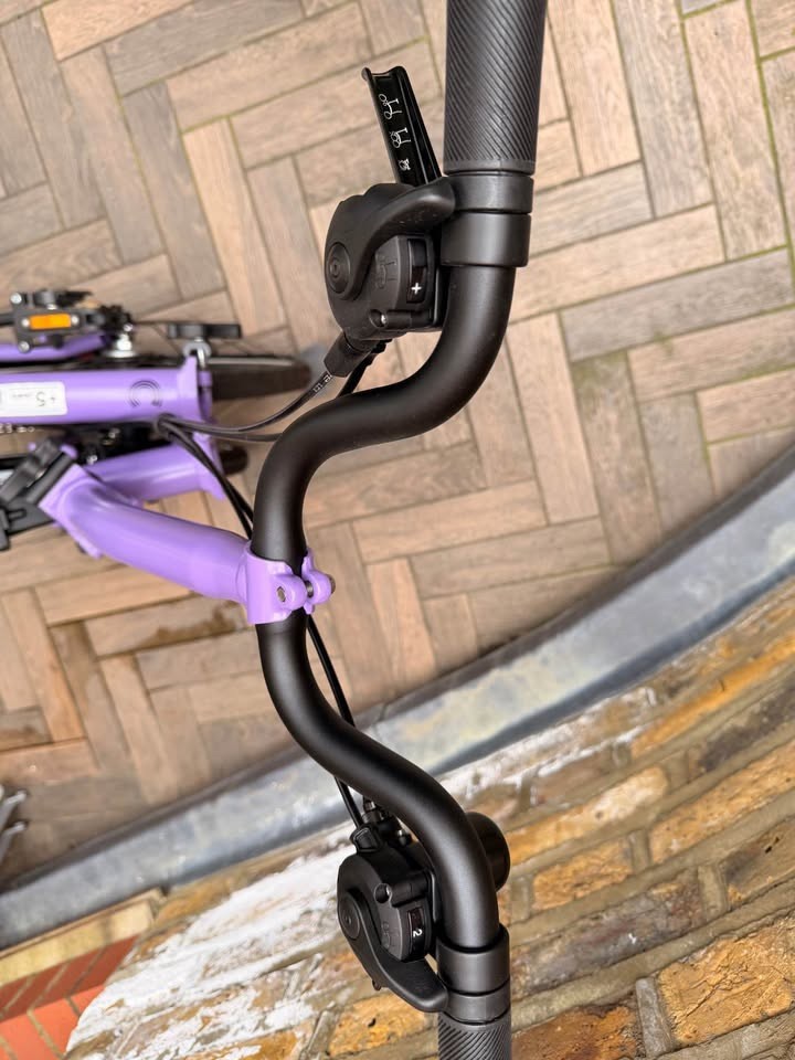 Brompton C Line Explore, 6-Speed, Pop Lilac, Black Ed, Mid Handlebar 2024