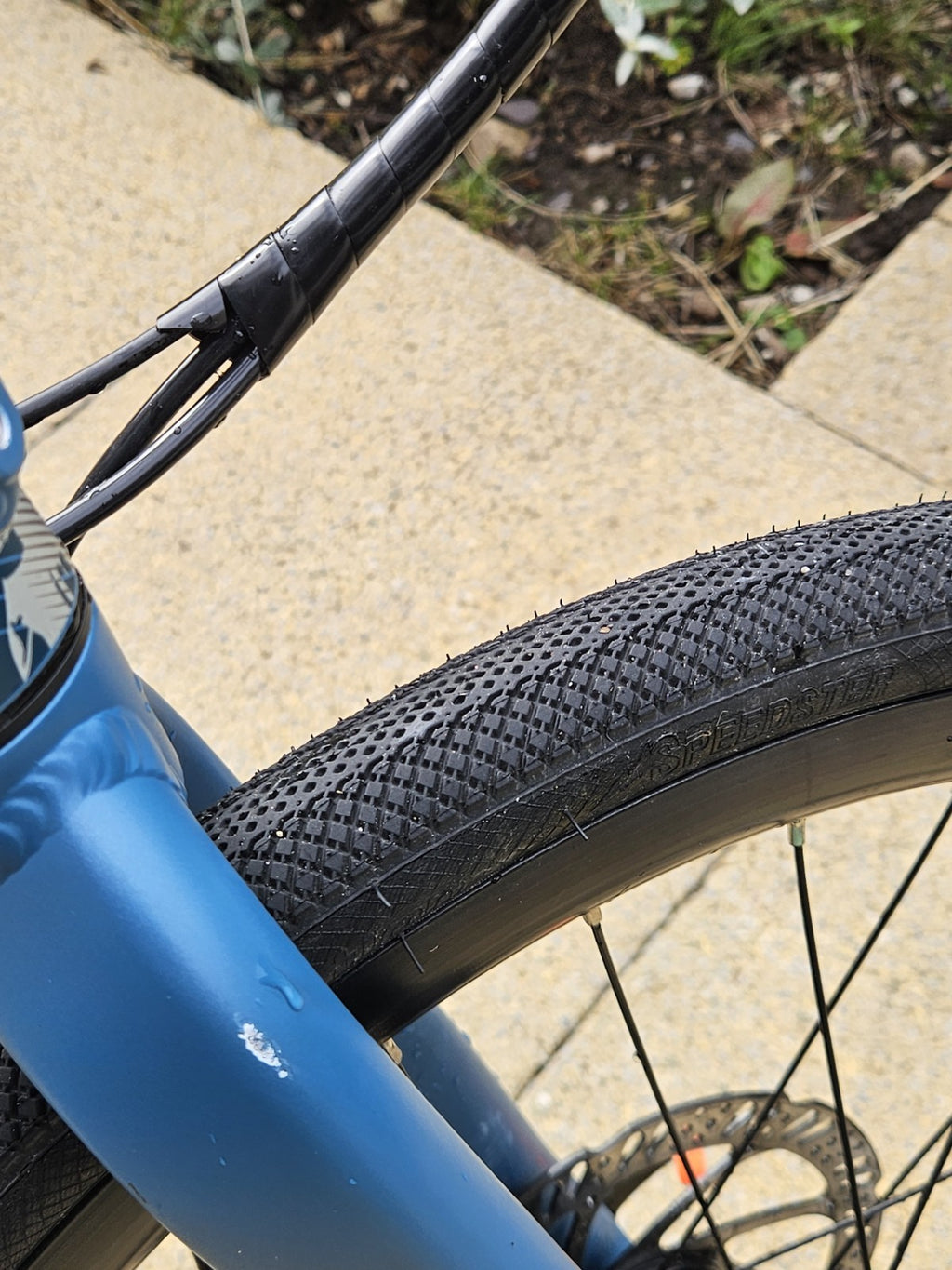 Carrera 20in Folding Bike Blue/Black Disc Brakes Derailleur 8 Gears Kickstand