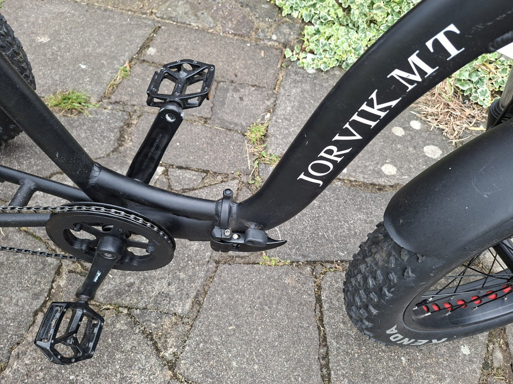 Jorvik folding Tricycle 20in Black Disc Brakes Hub Gears Rack Guards