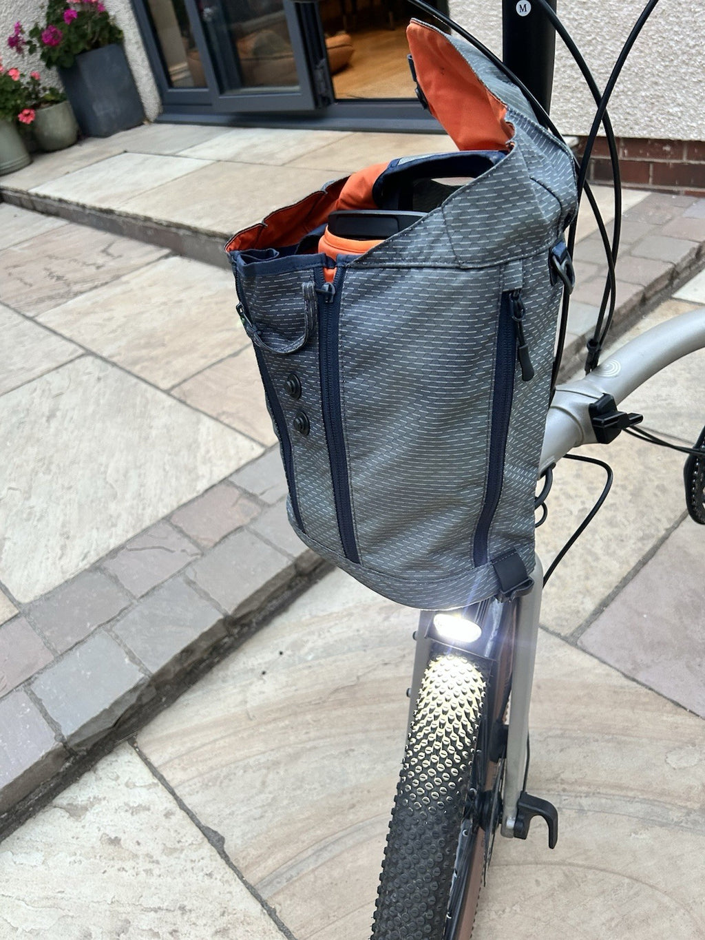 Used 2025 Brompton G Line E-Motiq medium in trail dust white