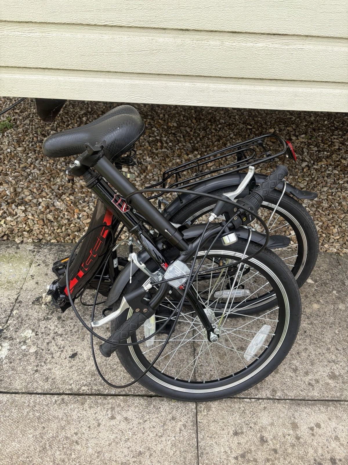 Tiger Foldaway Folding Unisex Bike, Black, Six Speed, 20inch alloy wheels.