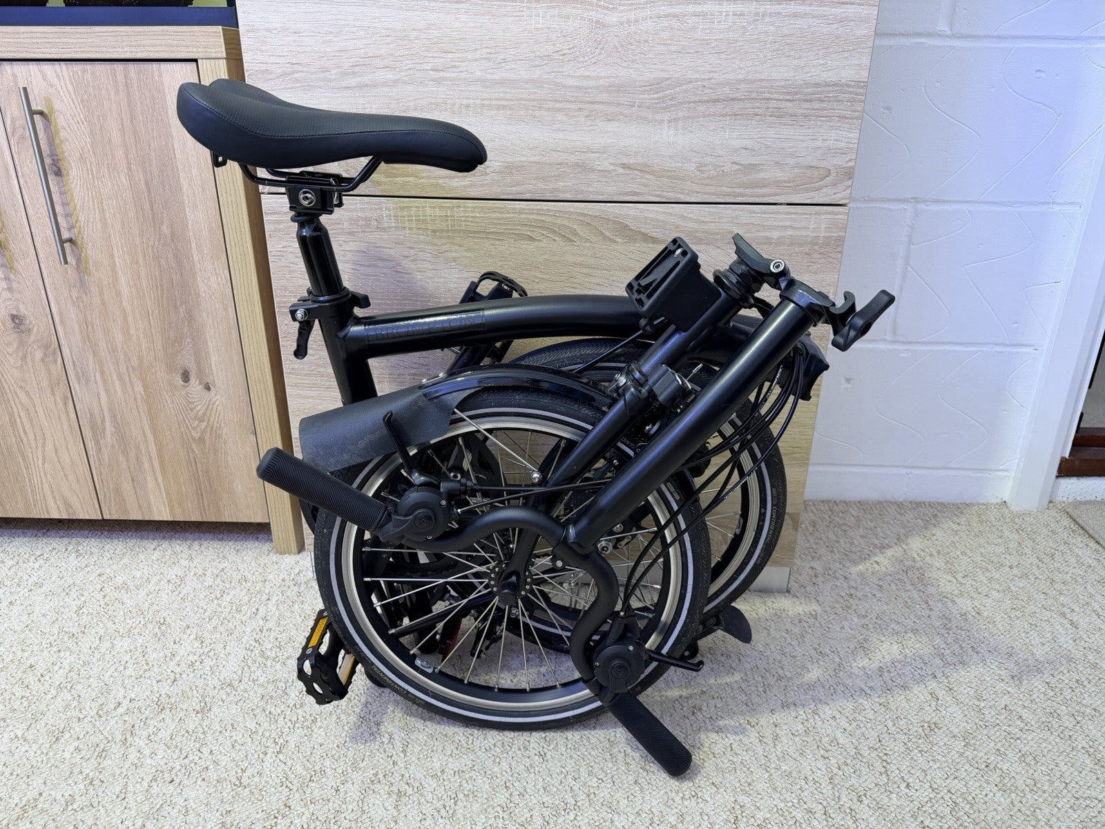 2025 Brompton C Line 6 Speed, Mid-Bar Black