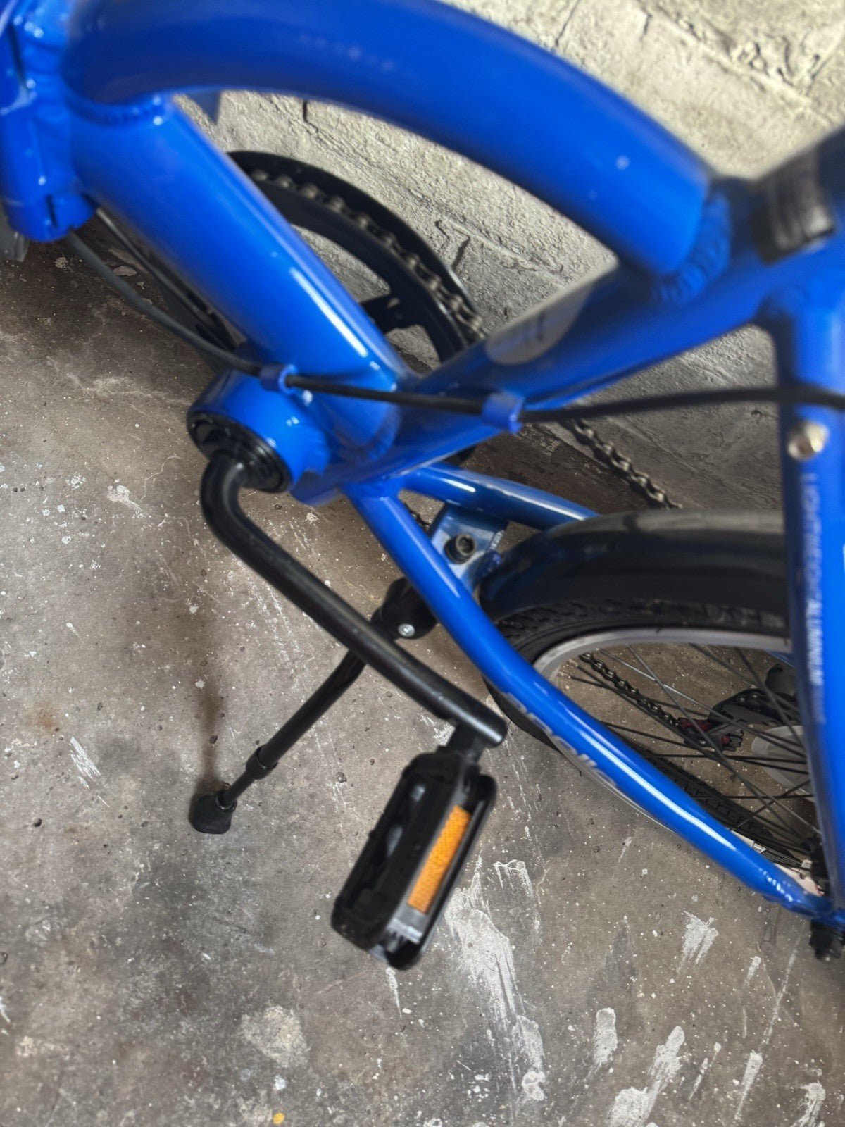 Apollo Tuck Folding Bike 20" Wheels, 6 speed, Blue