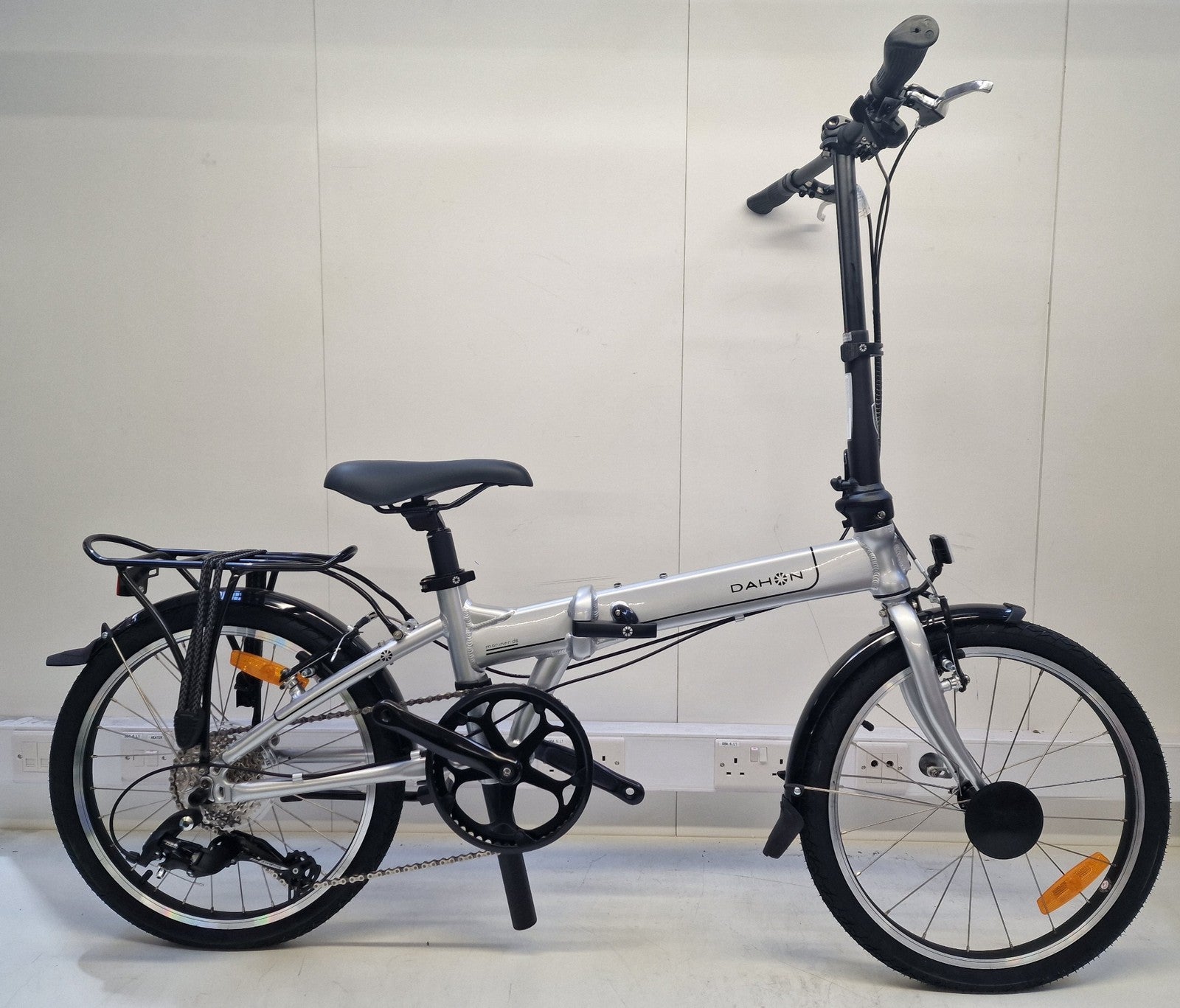 Dahon Mariner D8 8-Speed 20" Wheel Lightweight Alloy Folding Bike - Silver A