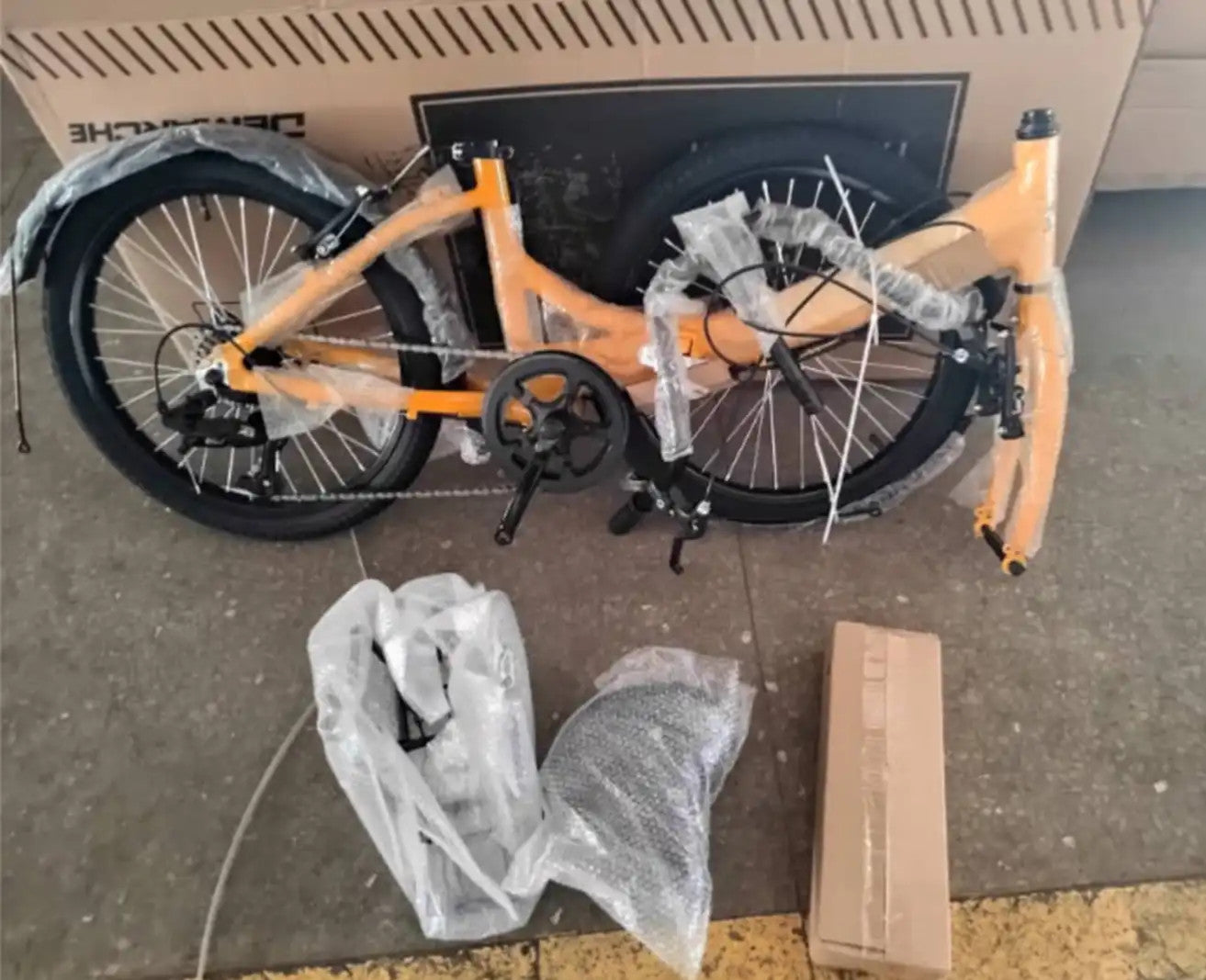 DeMarche: Yellow Aluminium Folding Bike, Size: 123 20.5 x 55cm