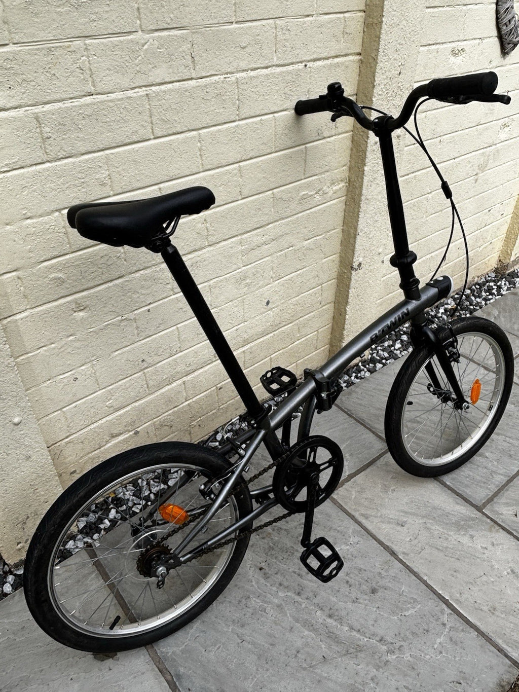 B'TWIN Hoptown 300 20in Folding Bike M Frame Grey/Black Reflectors
