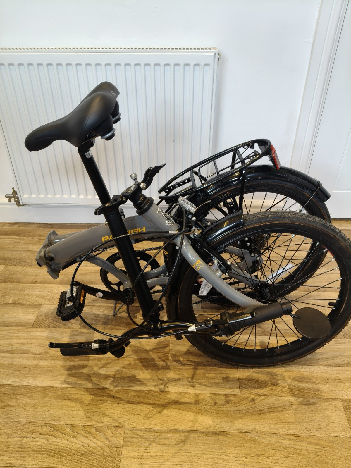 Raleigh Evo 2 Folding Bike 7-Speed Shimano Gears Grey