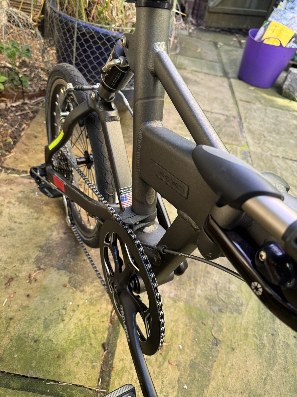 Dahon Jetstream P8 folding bike