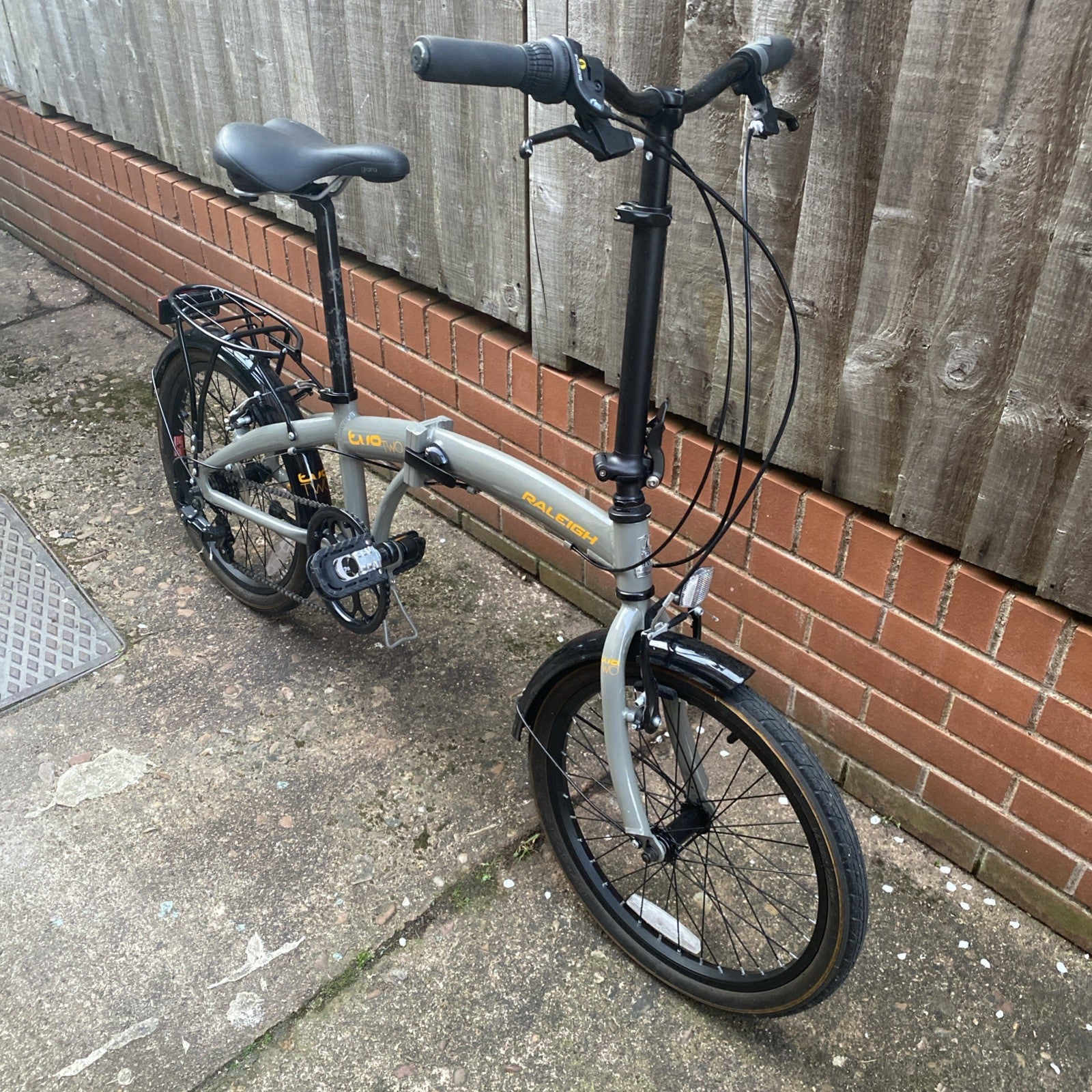 Raleigh Evo 2 Folding Bike 7-Speed Shimano Gears Grey Good Condition, in Exeter