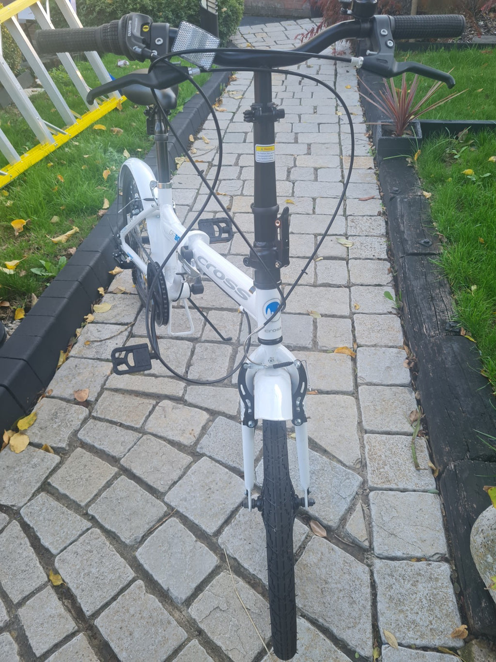 Cross CRF300 20in Folding Bike, Derailleur Gears, Mudguards, White