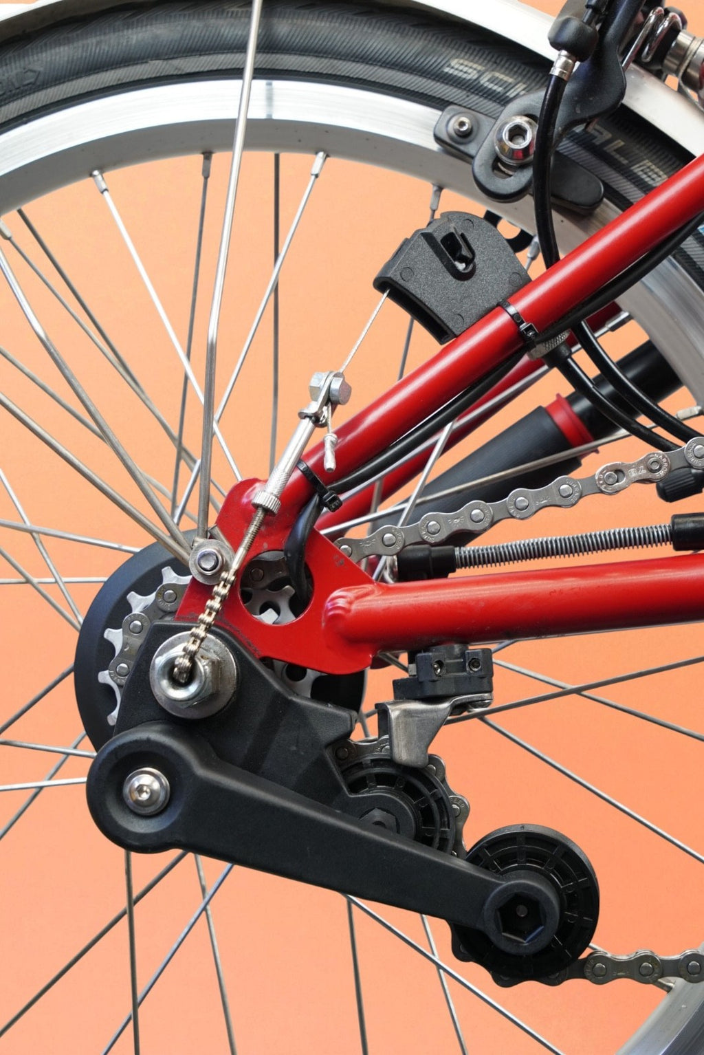 Brompton M6L (C Line Explore) - Dynamo Lights - Red