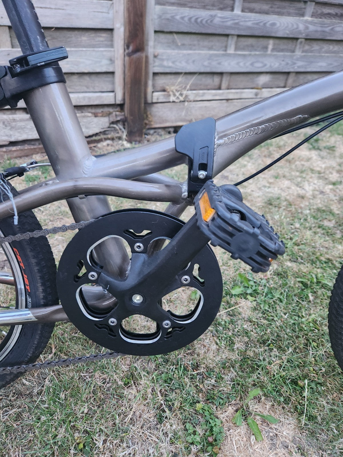 Btwin Tilt 900 Folding Bike 9 Speed Lightweight.