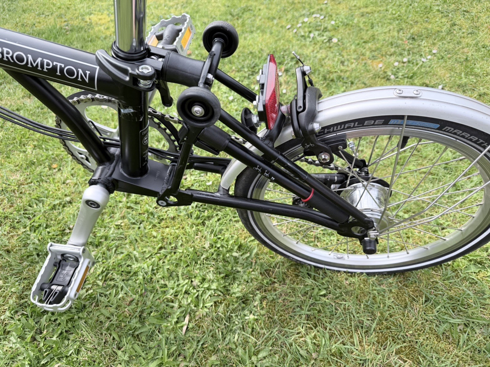 Brompton 2018 M6L folding bike in black. Great condition