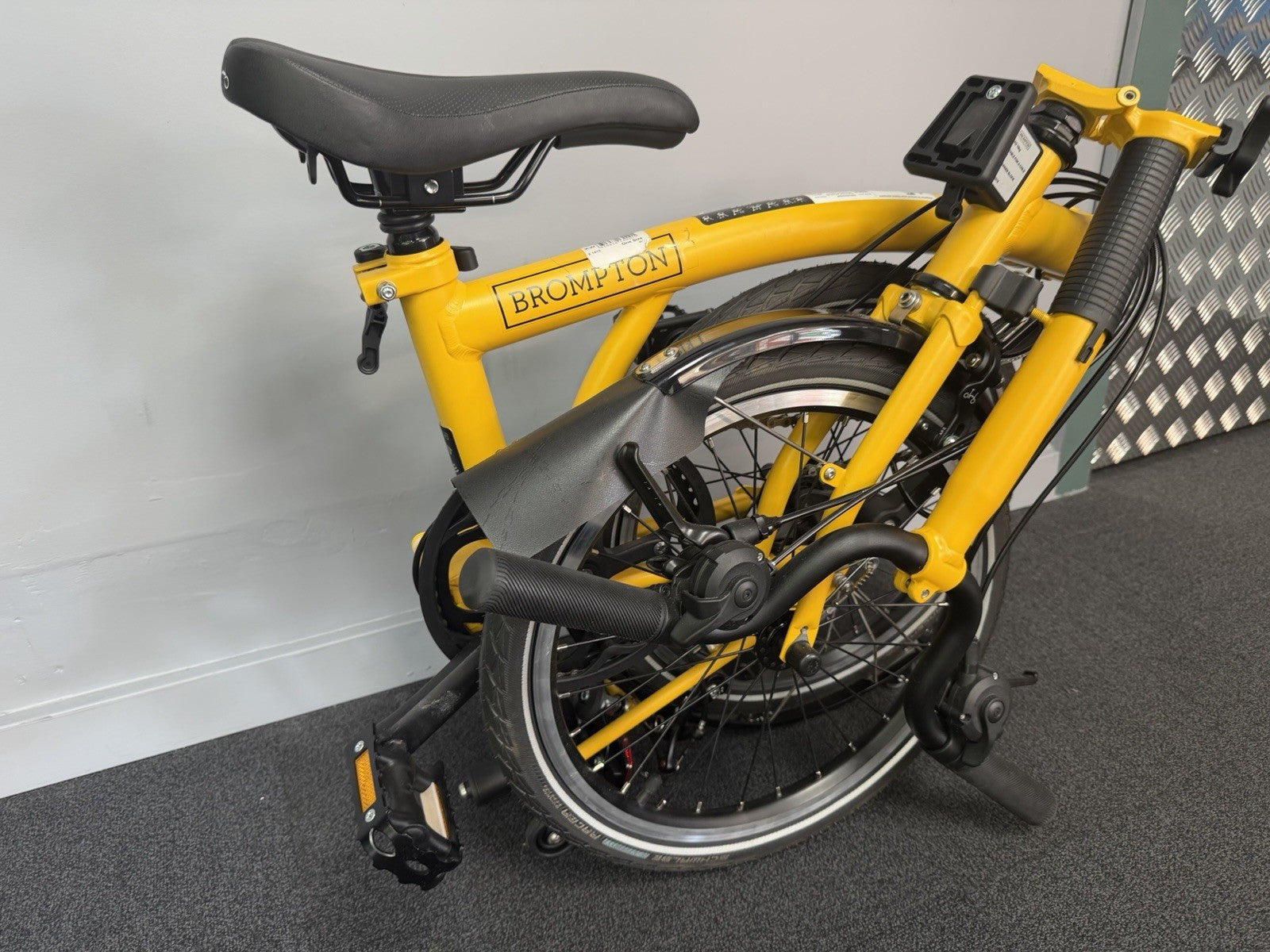 Brompton C Line 6 Speed Folding Bike Bumblebee Yellow Brand New Condition