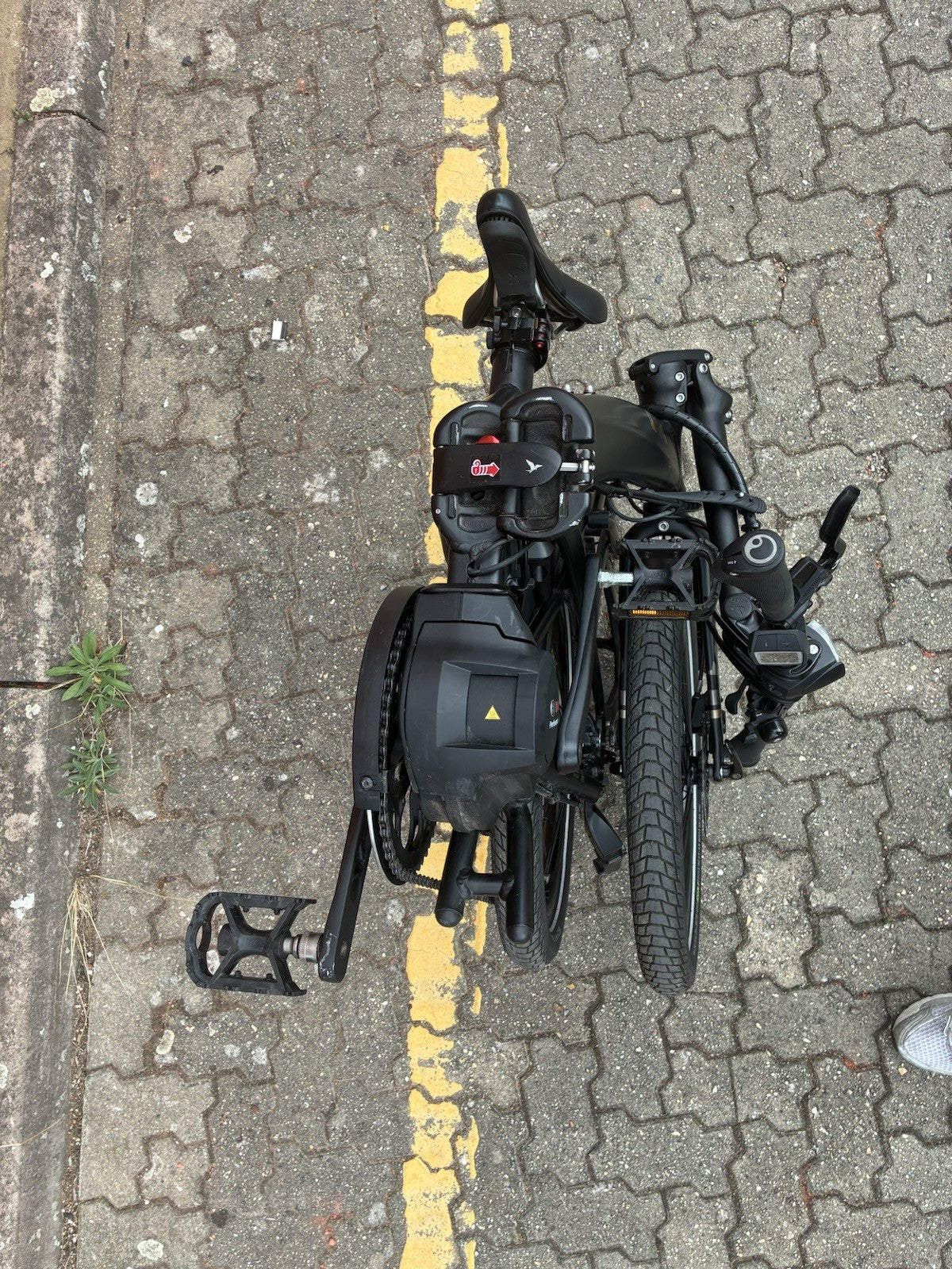Tern Vektron folding bike